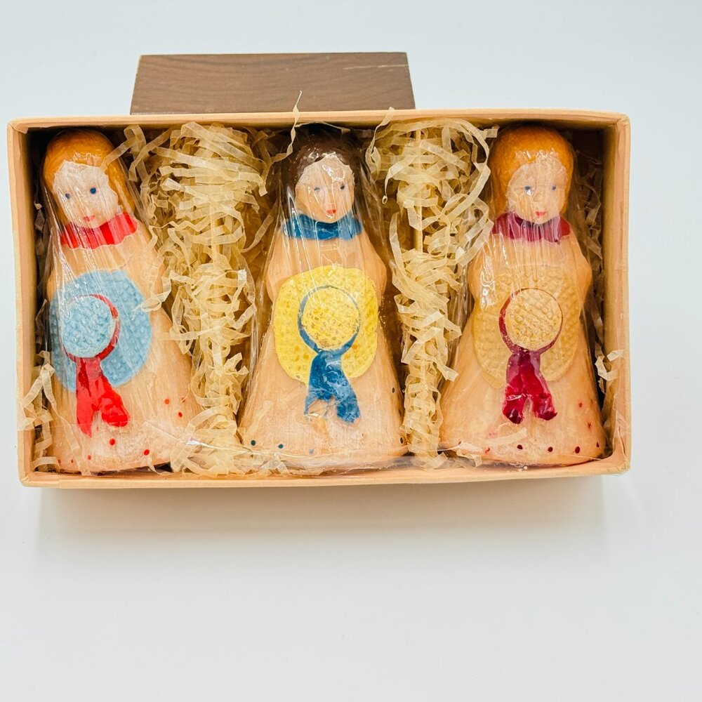 Vintage MEM Hand Painted Soap Made in Vienna Austria featuring 3 Maidens wrapped